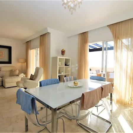 Mustard Appartamento Estepona